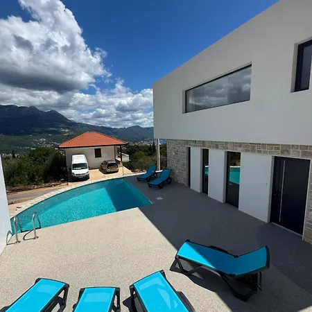 Bay View Village - Esmeralda 1